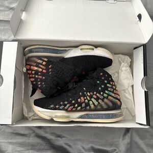 Nike LeBron 17 James Gang